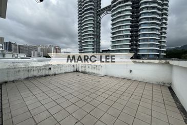 The Zen Bungalow, 3.5 Storey, With Lift, Full Furnished, Rooftop Terrace, Jalan Batu Uban 5, Gelugor