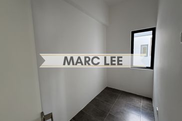 Glisten Hill Condominium @ Juru