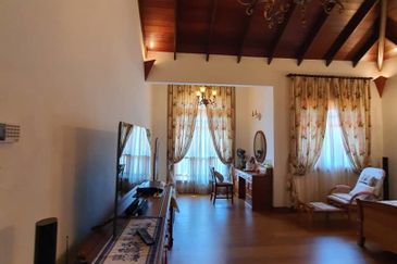 Laman Ara Damanara. Exclusively renovated to perfection.