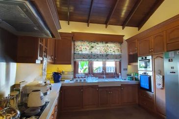 Laman Ara Damanara. Exclusively renovated to perfection.