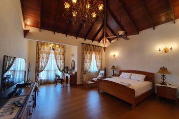 Laman Ara Damanara. Exclusively renovated to perfection.