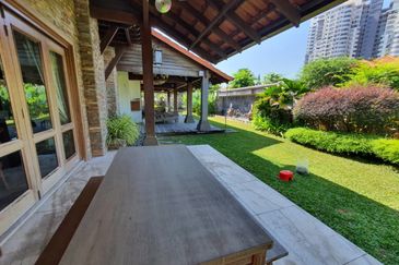 Laman Ara Damanara. Exclusively renovated to perfection.