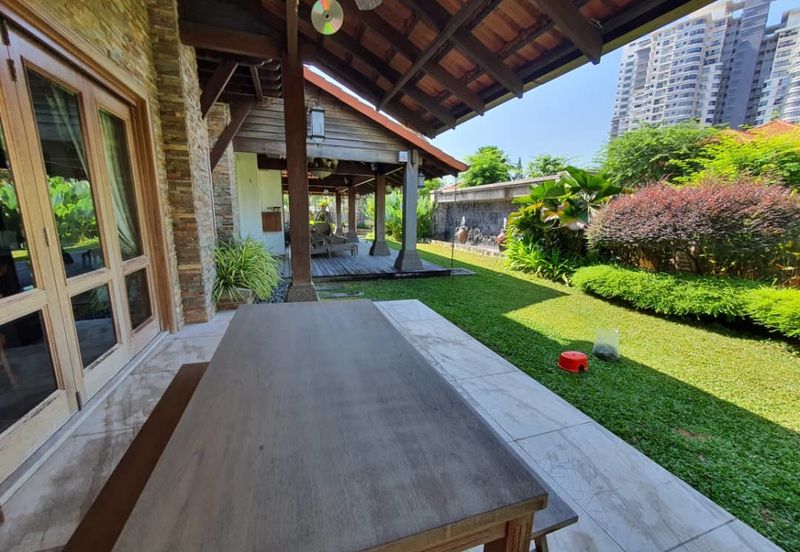 Laman Ara Damanara. Exclusively renovated to perfection.