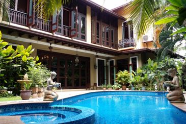 Awesome Kenny Hills Bungalow for Sale