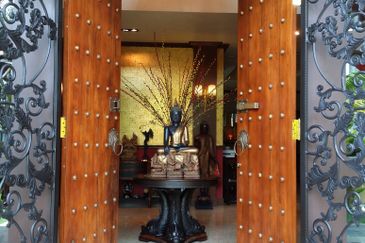 Awesome Kenny Hills Bungalow for Sale