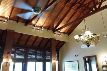 Awesome Kenny Hills Bungalow for Sale