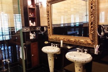 Awesome Kenny Hills Bungalow for Sale