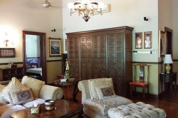 Awesome Kenny Hills Bungalow for Sale