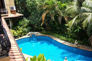 Awesome Kenny Hills Bungalow for Sale