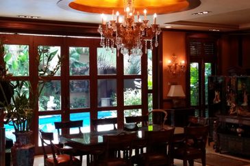 Awesome Kenny Hills Bungalow for Sale