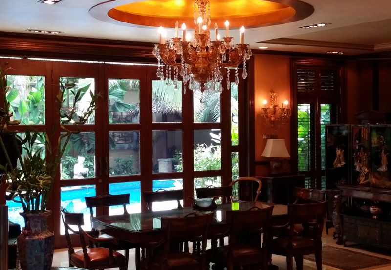 Awesome Kenny Hills Bungalow for Sale