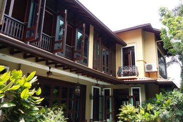 Awesome Kenny Hills Bungalow for Sale