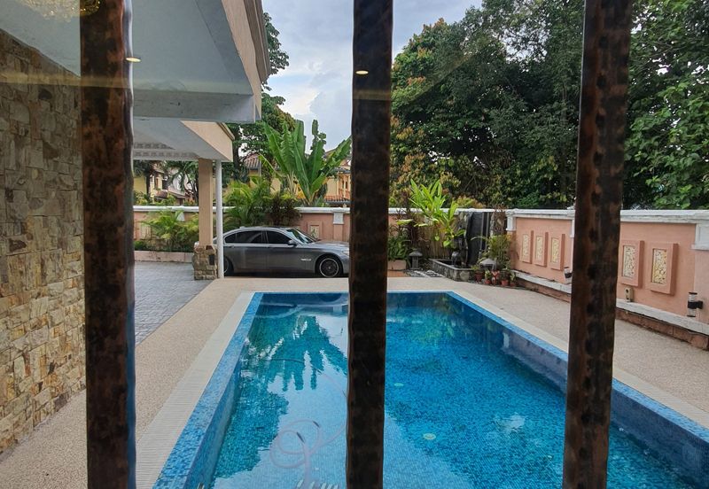 A Majestic Home For The Privileged Few