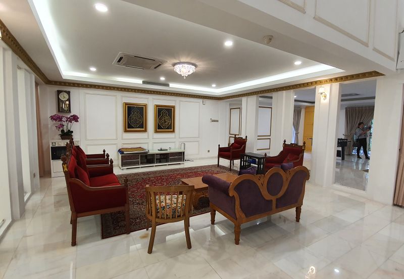 A Majestic Home For The Privileged Few