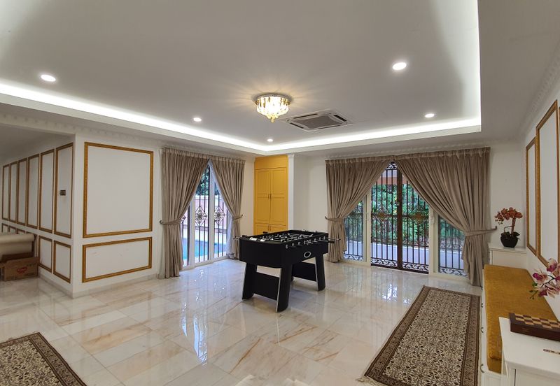 A Majestic Home For The Privileged Few