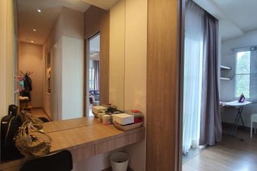 Capri Semi-D Corner Next To A Peaceful Quiet Park