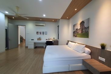 Capri Semi-D Corner Next To A Peaceful Quiet Park