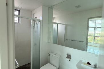 Vista Alam Serviced Apartment