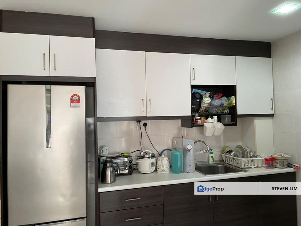 Well maintain unit with 2 car parks, Kuala Lumpur, Kepong