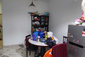 Jalan Putra Permai 10/2  C