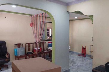 Jalan Putra Permai 10/1 Q