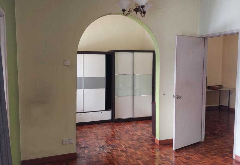 Jalan Putra Permai 10/1 Q