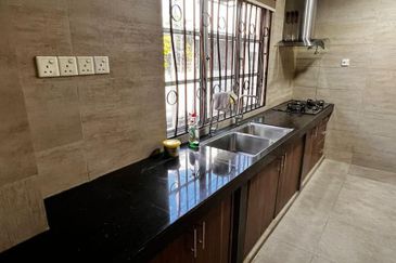 Jalan Putra Permai 10/1 C