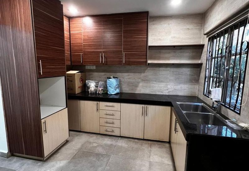 Jalan Putra Permai 10/1 C