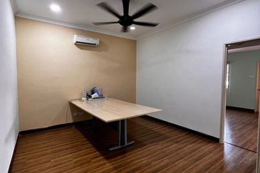 Jalan Putra Permai 10/1 C