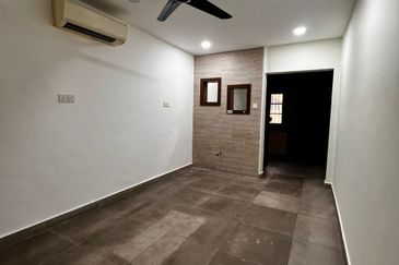 Jalan Putra Permai 10/1 C