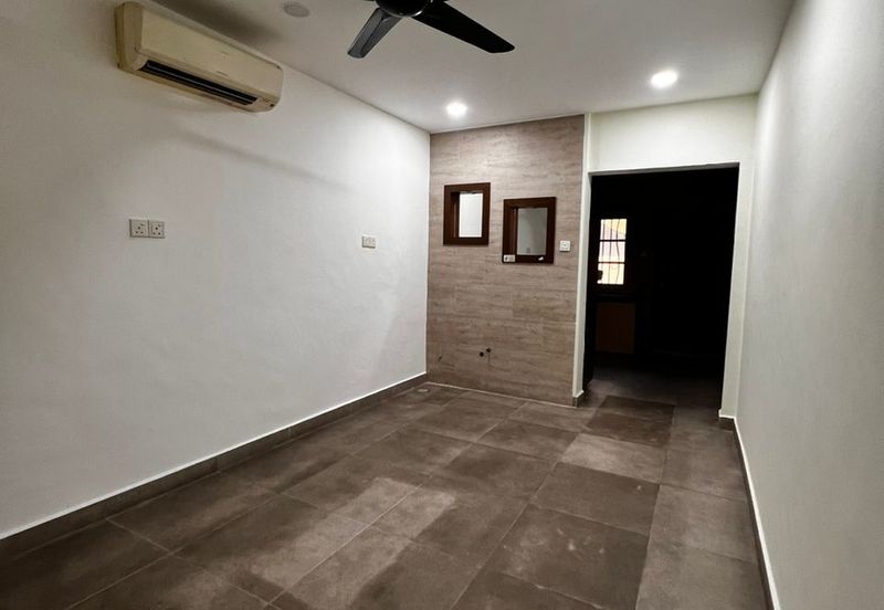 Jalan Putra Permai 10/1 C