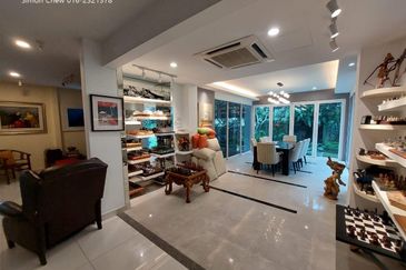 Usj Heights Capri 3 storey Corner House Huge Garden Subang Jaya