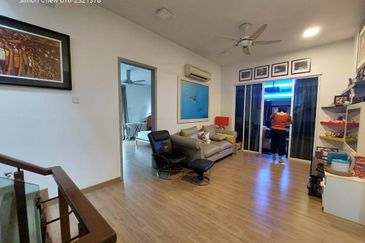 Usj Heights Capri 3 storey Corner House Huge Garden Subang Jaya