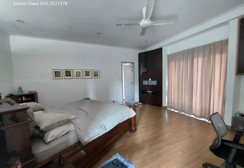 Usj Heights Capri 3 storey Corner House Huge Garden Subang Jaya