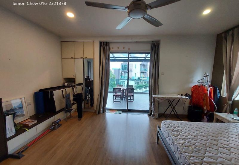 Usj Heights Capri 3 storey Corner House Huge Garden Subang Jaya