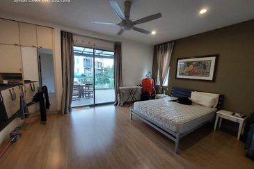 Usj Heights Capri 3 storey Corner House Huge Garden Subang Jaya