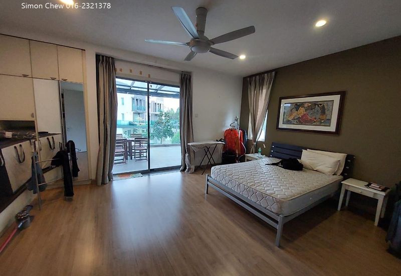 Usj Heights Capri 3 storey Corner House Huge Garden Subang Jaya