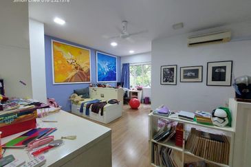 Usj Heights Capri 3 storey Corner House Huge Garden Subang Jaya