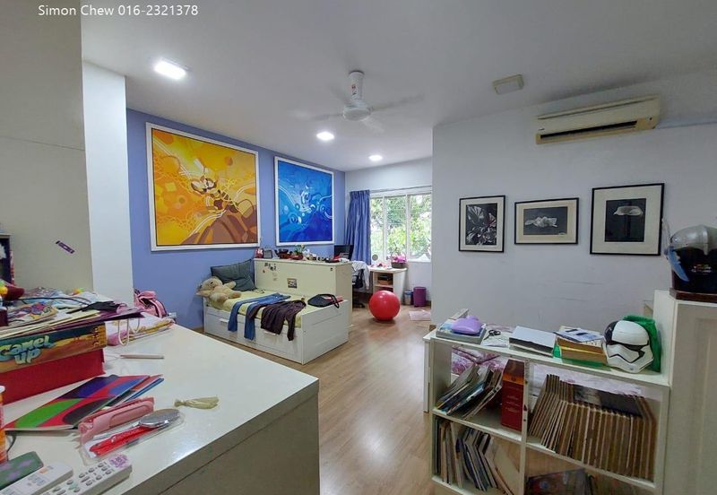 Usj Heights Capri 3 storey Corner House Huge Garden Subang Jaya