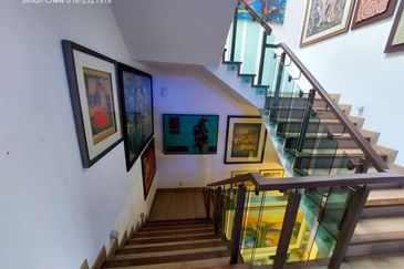 Usj Heights Capri 3 storey Corner House Huge Garden Subang Jaya