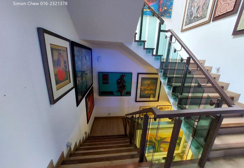 Usj Heights Capri 3 storey Corner House Huge Garden Subang Jaya