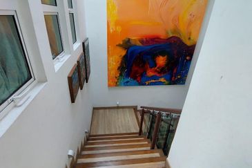 Usj Heights Capri 3 storey Corner House Huge Garden Subang Jaya