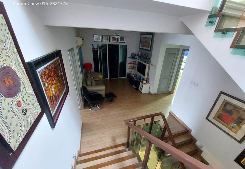 Usj Heights Capri 3 storey Corner House Huge Garden Subang Jaya