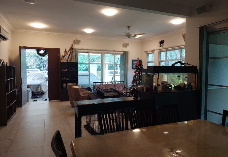 Corner 2.5 Storey Superlink USJ Heights Mandara  With Huge Land