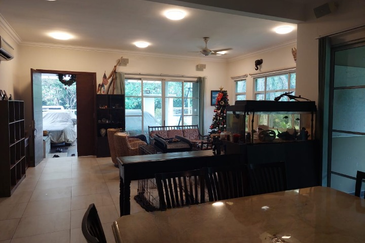 Corner 2.5 Storey Superlink USJ Heights Mandara  With Huge Land