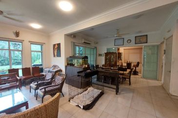 Corner 2.5 Storey Superlink USJ Heights Mandara  With Huge Land