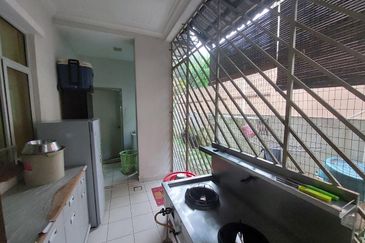 Corner 2.5 Storey Superlink USJ Heights Mandara  With Huge Land