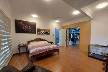 Corner 2.5 Storey Superlink USJ Heights Mandara  With Huge Land