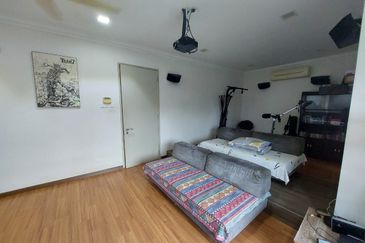 Corner 2.5 Storey Superlink USJ Heights Mandara  With Huge Land