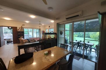 Corner 2.5 Storey Superlink USJ Heights Mandara  With Huge Land